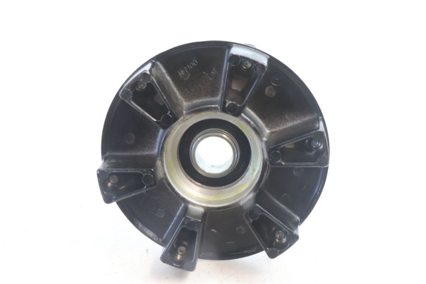 photo de SPROCKET MOUNT YAMAHA FZ8 800 (2010 - 2016) - Technical close-up