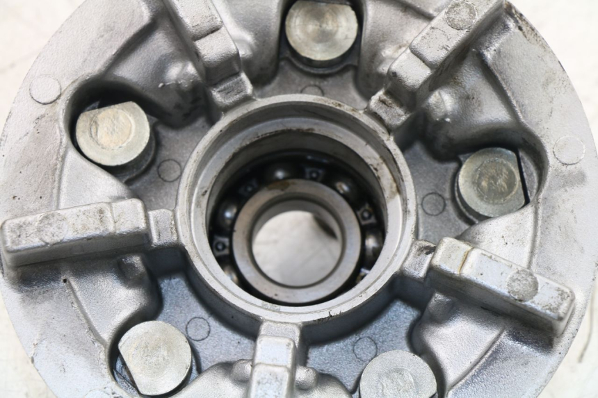 photo de SPROCKET MOUNT SUZUKI GSF N BANDIT 650 (2005 - 2006) - Zoom on usage condition