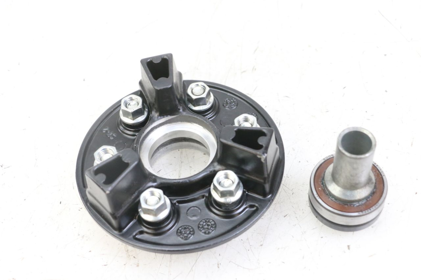 photo de SPROCKET MOUNT ROYAL ENFIELD HYMALAYAN 410 (2016 - 2023) - Component detail