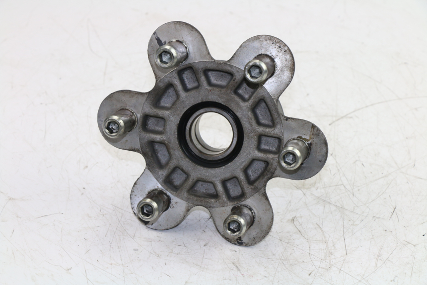 photo de SPROCKET MOUNT DUCATI ST3 992 (2006 - 2008) - Technical close-up