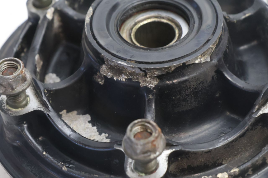 photo de SPROCKET MOUNT YAMAHA XJR 1300 (1998 - 2002) - Fixing points details