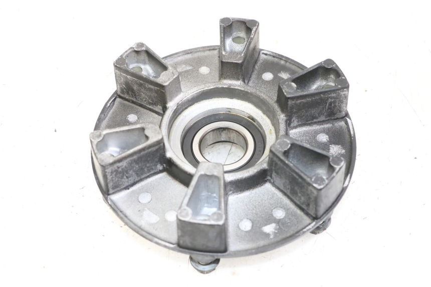 photo de SPROCKET MOUNT YAMAHA FZS FAZER 600 (2001 - 2003) - Technical close-up