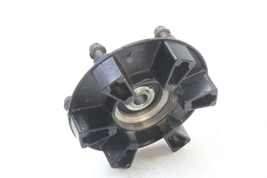 photo de SPROCKET MOUNT YAMAHA XJ6 600 (2008 - 2016) - Zoom on usage condition