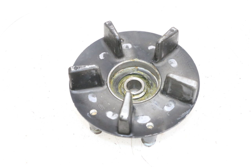 photo de SPROCKET MOUNT KAWASAKI ZR 7 750 (1999 - 2004) - Zoom on usage condition