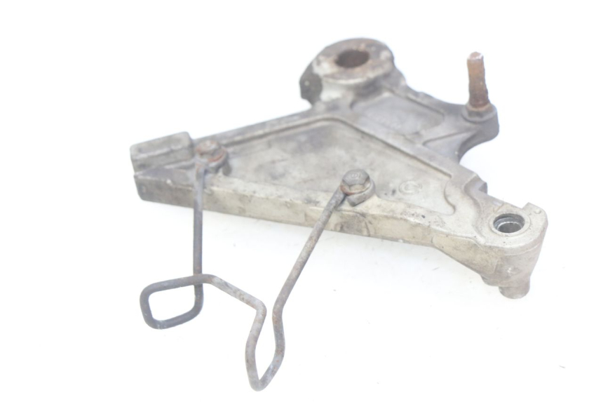 photo de REAR BRAKE CALIPER BRACKET HONDA CB 500 (1997 - 2003) - Zoom on usage condition
