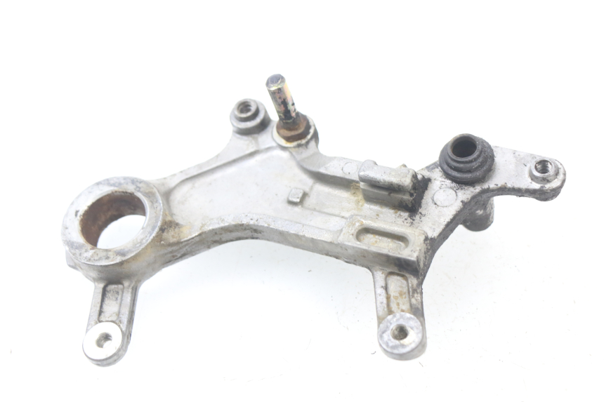 photo de REAR CALIPER BRACKET HONDA CR 125 (2000 - 2001) - Component detail