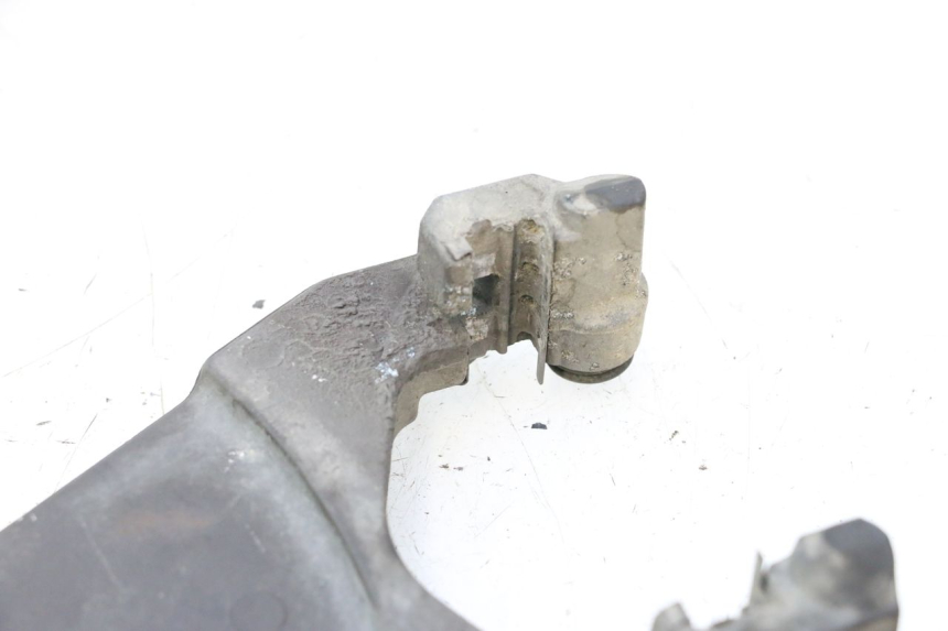 photo de REAR CALIPER BRACKET YAMAHA FJR 1300 (2001 - 2005) - Zoom on usage condition