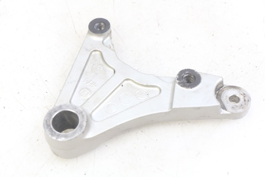 photo de REAR BRAKE CALIPER BRACKET YAMAHA FZS FAZER 600 (1998 - 2001) - Zoom on usage condition