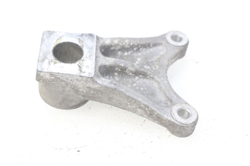 photo de REAR CALIPER BRACKET SUZUKI GSF N BANDIT 600 (2000 - 2004) - Component detail