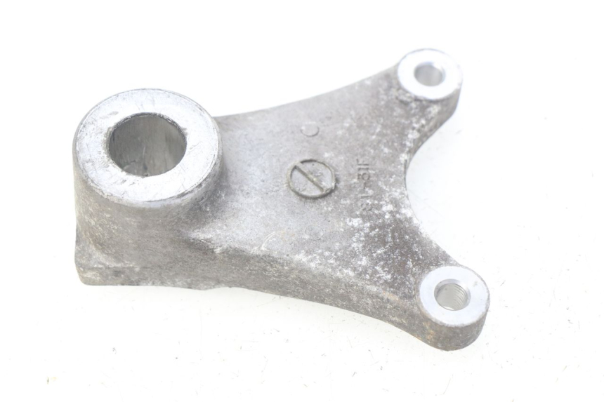 photo de REAR CALIPER BRACKET SUZUKI GSF N BANDIT 600 (2000 - 2004) - Alternative perspective