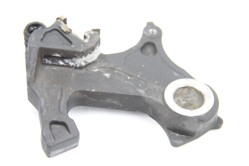 photo de REAR CALIPER BRACKET SUZUKI GSR 600 (2005 - 2012) - Alternative perspective