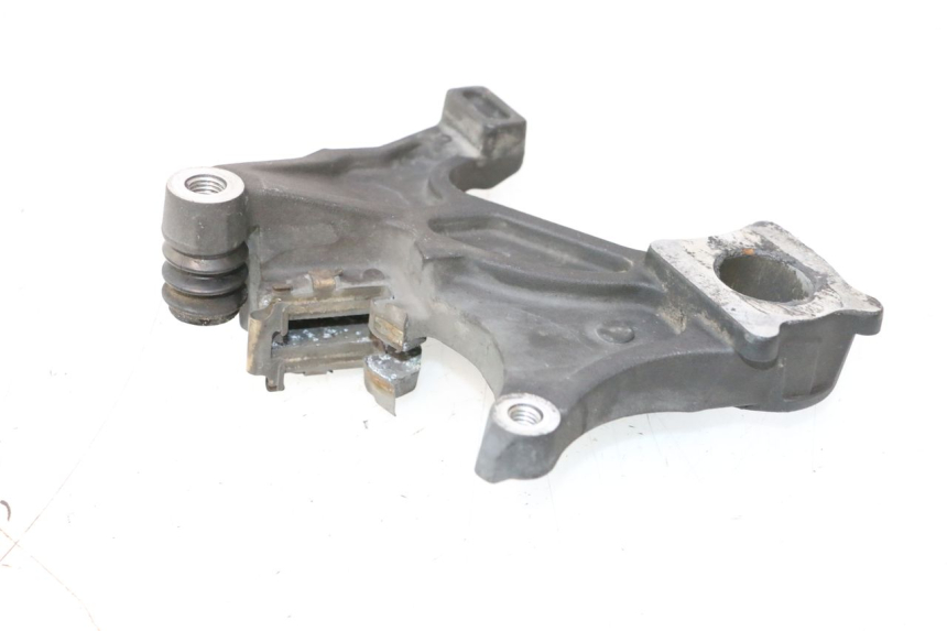 photo de REAR CALIPER BRACKET SUZUKI GSR 600 (2005 - 2012) - Component detail