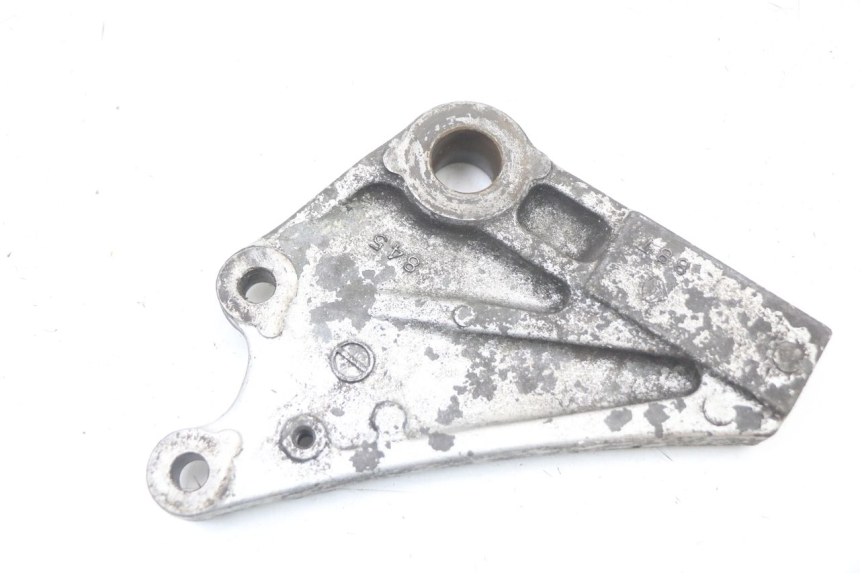 photo de REAR BRAKE CALIPER BRACKET KAWASAKI ZR7 ZR-7 S 750 (1999 - 2004) - Alternative perspective