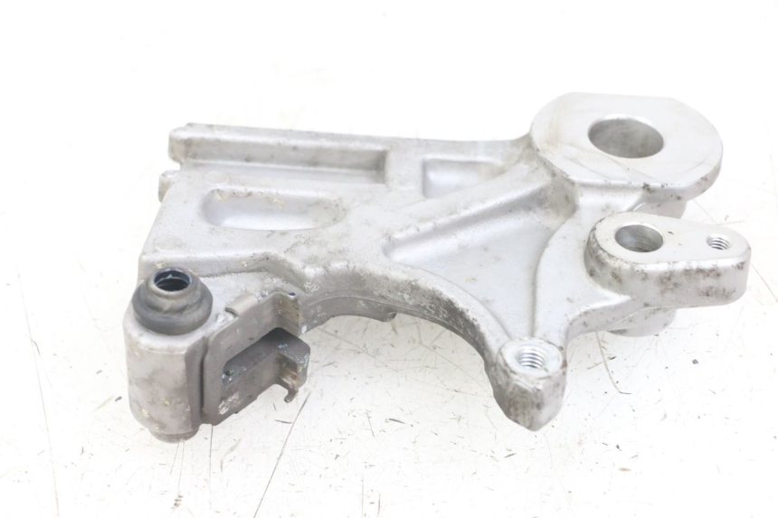 photo de REAR BRAKE CALIPER BRACKET YAMAHA MT-07 MT07 ABS 700 (2014 - 2017) - Alternative perspective