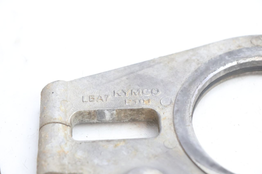 photo de REAR CALIPER BRACKET KYMCO MXU R 250 (2004 - 2010) - Alternative perspective
