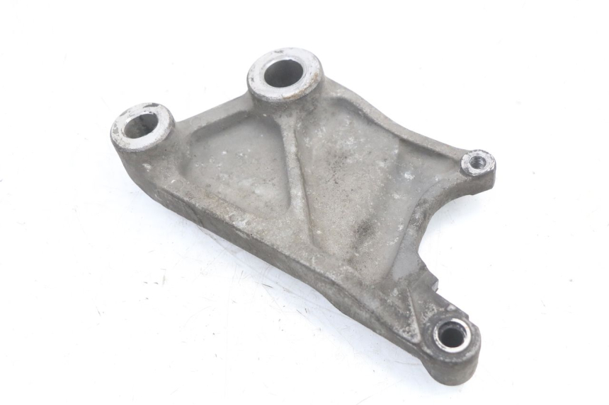 photo de REAR BRAKE CALIPER BRACKET HONDA NTV DEAUVILLE 650 (1998 - 2001) - Alternative perspective