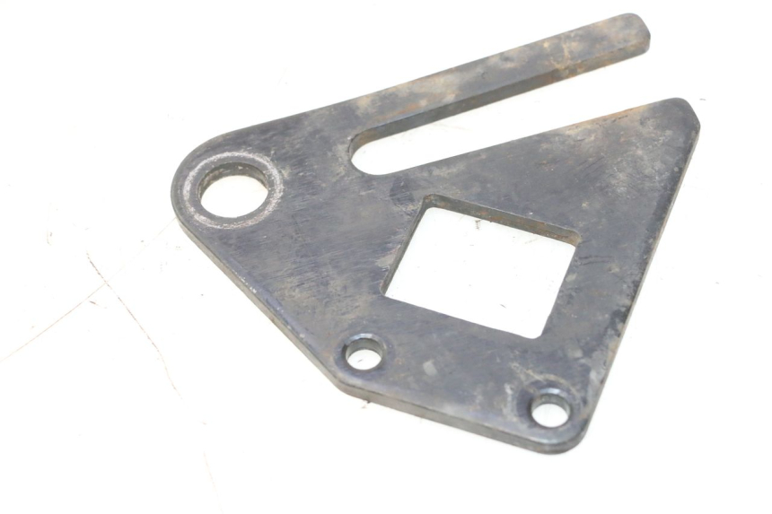 photo de REAR BRAKE CALIPER BRACKET YAMASAKI ROADSTER 50 (2013 - 2018) - Zoom on usage condition
