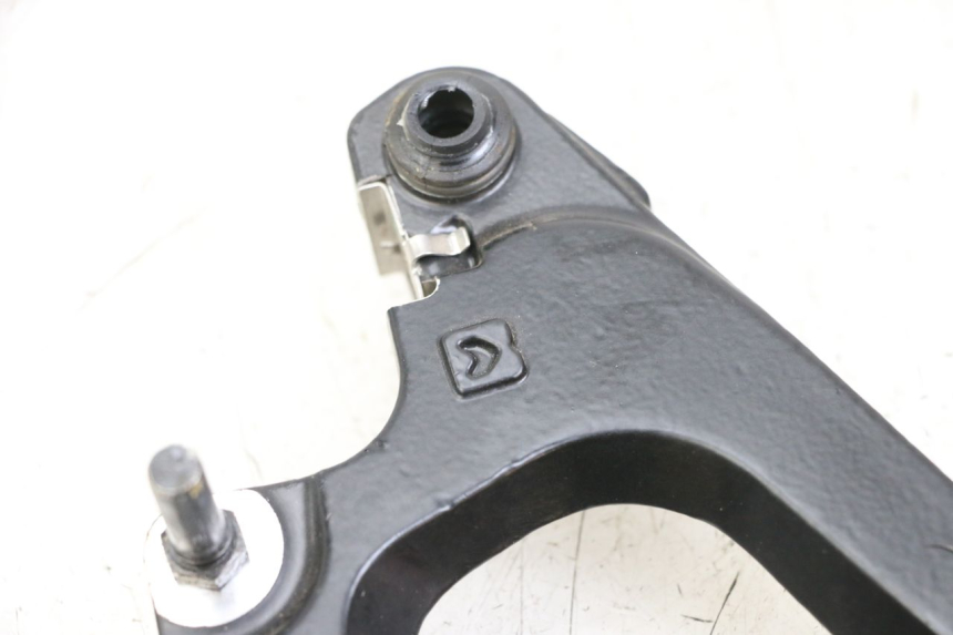 photo de REAR CALIPER BRACKET ROYAL ENFIELD CONTINENTAL GT 650 (2019 - 2024) - Alternative perspective
