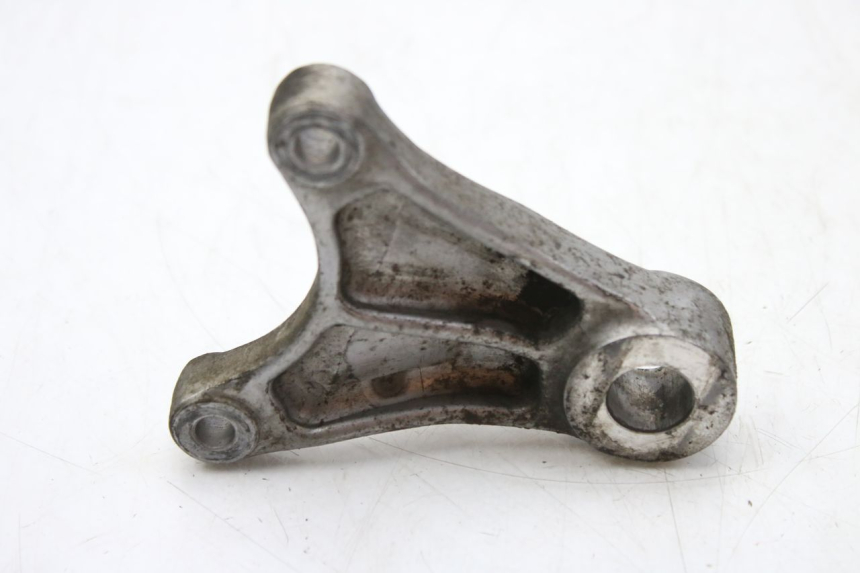 photo de REAR BRAKE CALIPER BRACKET SUZUKI SV S 650 (1999 - 2002) - Component detail