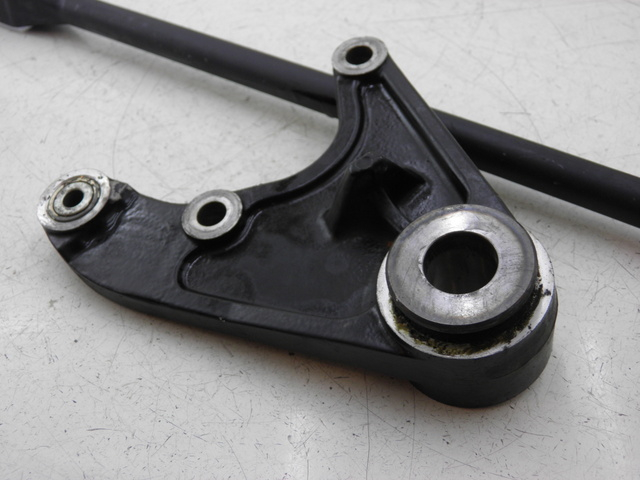 photo de REAR CALIPER BRACKET TRIUMPH TROPHY 1200 (1996 - 2003) - Component detail