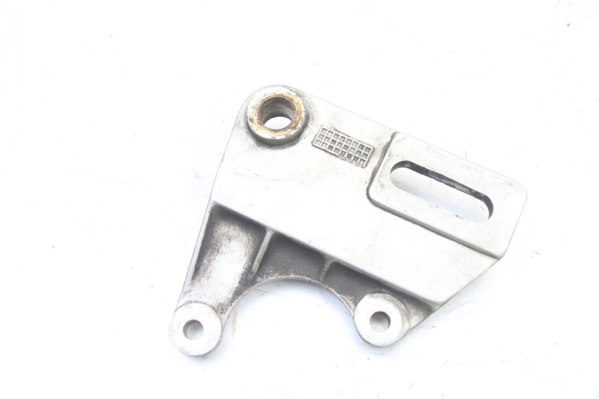 photo de REAR CALIPER BRACKET YAMAHA TZR 50 (2008 - 2016) - Alternative perspective