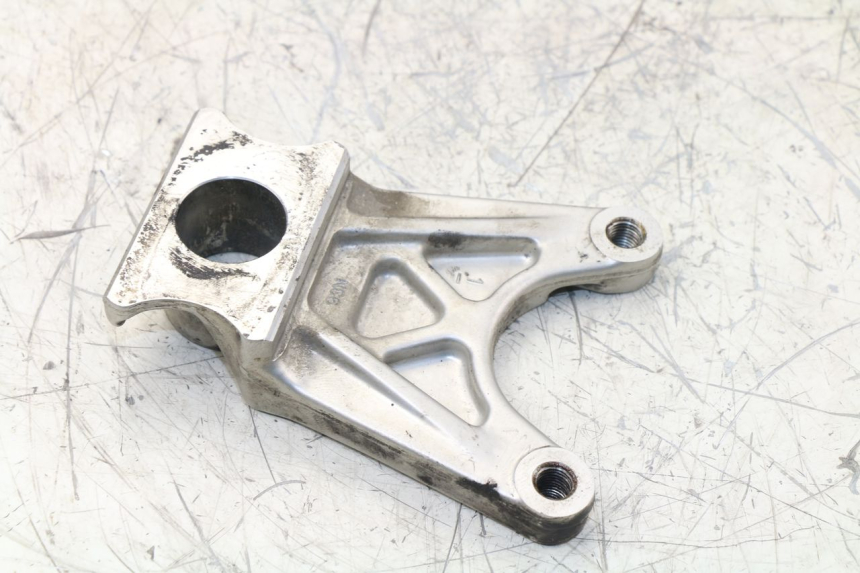photo de REAR CALIPER BRACKET YAMAHA YZF R1 1000 (1998 - 1999) - Component detail