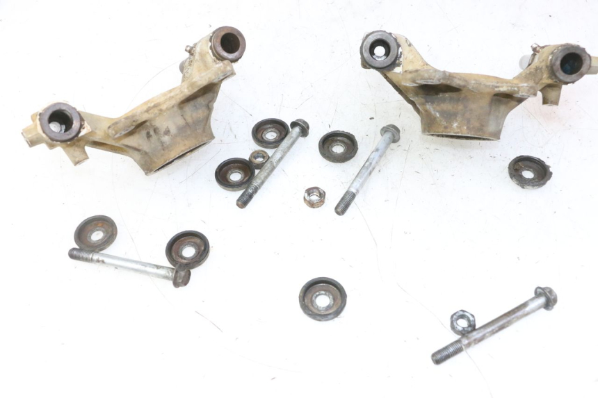 photo de REAR CALIPER BRACKET YAMAHA YFM GRIZZLY 550 (2008 - 2015) - Component zoom