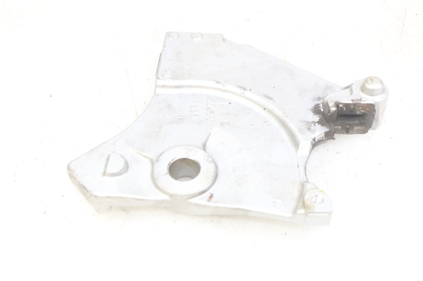photo de REAR BRAKE CALIPER BRACKET KAWASAKI Z 750 (2007 - 2013) - Alternative perspective