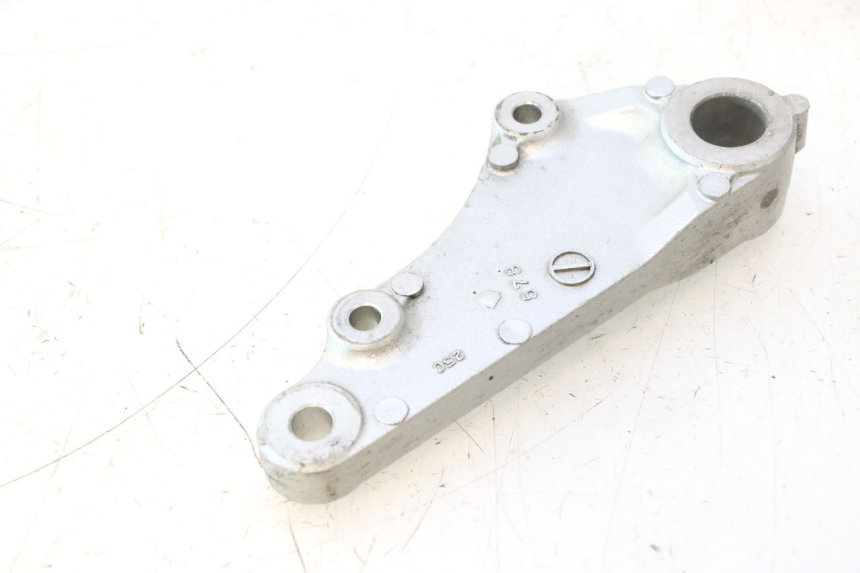 photo de REAR BRAKE CALIPER BRACKET KAWASAKI ZZR 600 (1995 - 2004) - Zoom on usage condition