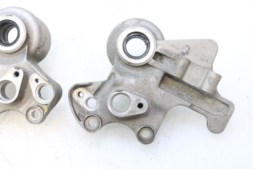 photo de FRONT CALIPER BRACKET PIAGGIO MP3 HPE 530 (2022 - 2026) - Zoom on usage condition