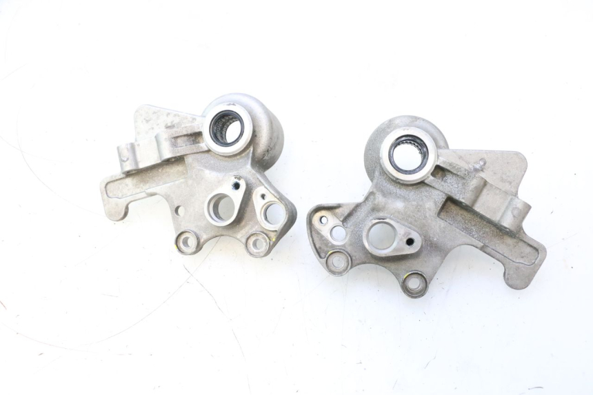 photo de FRONT CALIPER BRACKET PIAGGIO MP3 HPE 530 (2022 - 2026) - Technical close-up