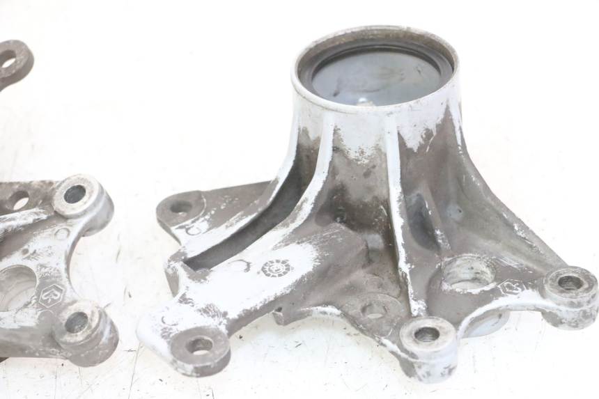 photo de FRONT CALIPER BRACKET PIAGGIO MP3 LT 400 (2007 - 2012) - Checked used part