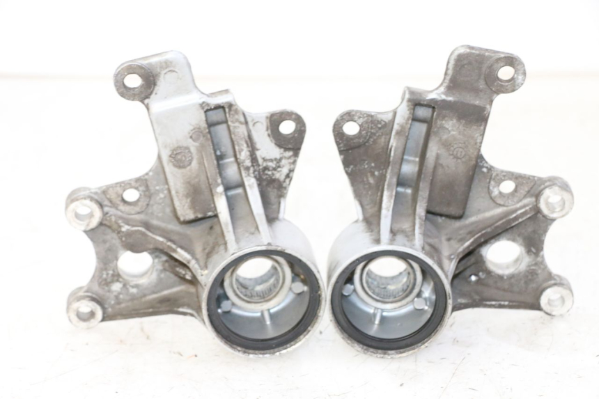 photo de FRONT CALIPER BRACKET PIAGGIO MP3 LT 300 (2010 - 2016) - Main view