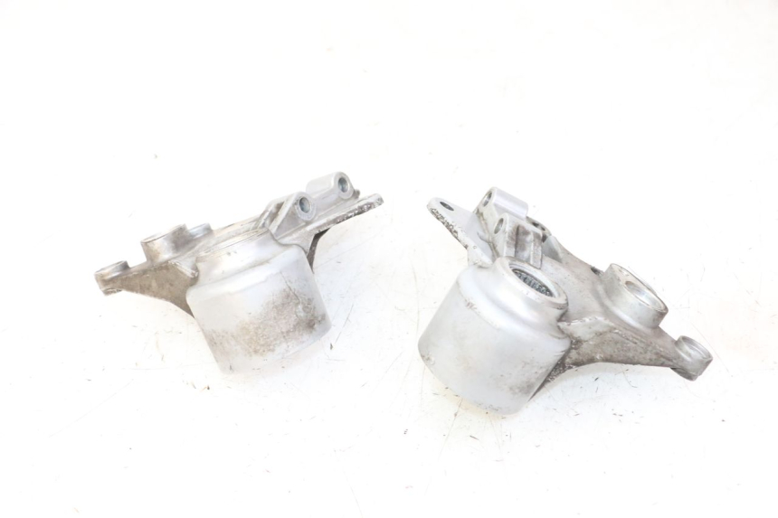 photo de FRONT CALIPER BRACKET PIAGGIO MP3 LT 300 (2010 - 2016) - Alternative perspective