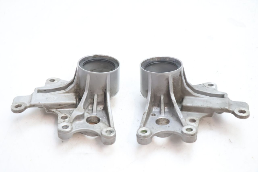photo de FRONT CALIPER BRACKET PIAGGIO MP3 LT 300 (2010 - 2016) - Alternative perspective