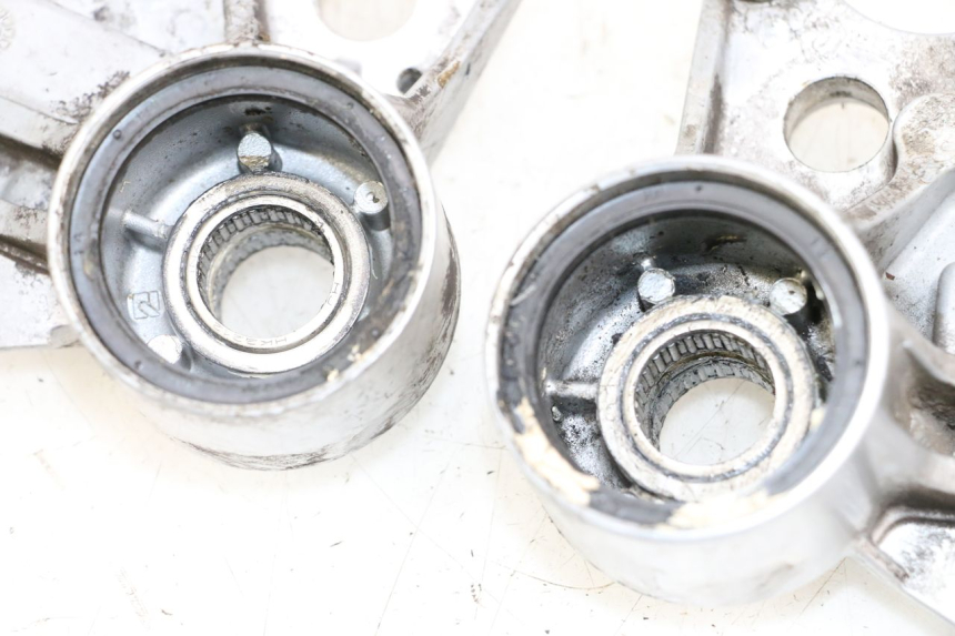 photo de FRONT CALIPER BRACKET PIAGGIO MP3 500 (2011 - 2015) - Alternative perspective