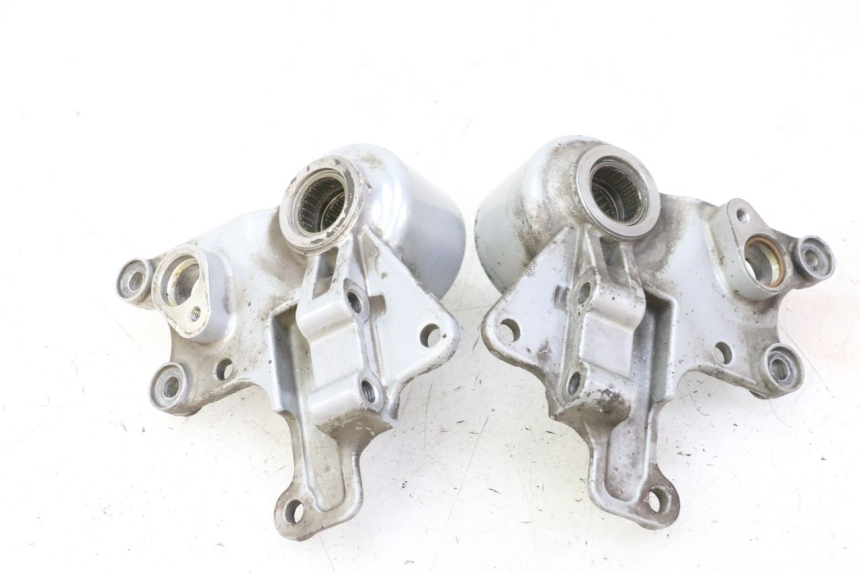 photo de FRONT CALIPER BRACKET PIAGGIO MP3 RL 250 (2006 - 2010) - Fixing points details