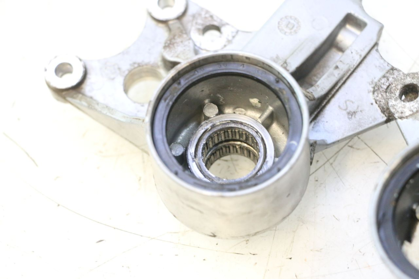 photo de FRONT CALIPER BRACKET PIAGGIO MP3 500 (2011 - 2015) - Zoom on usage condition
