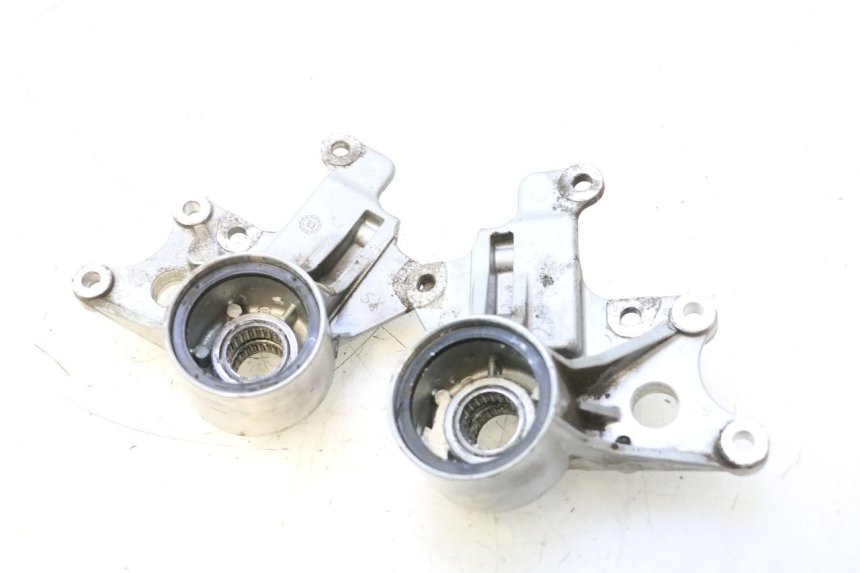 photo de FRONT CALIPER BRACKET PIAGGIO MP3 500 (2011 - 2015) - Alternative perspective