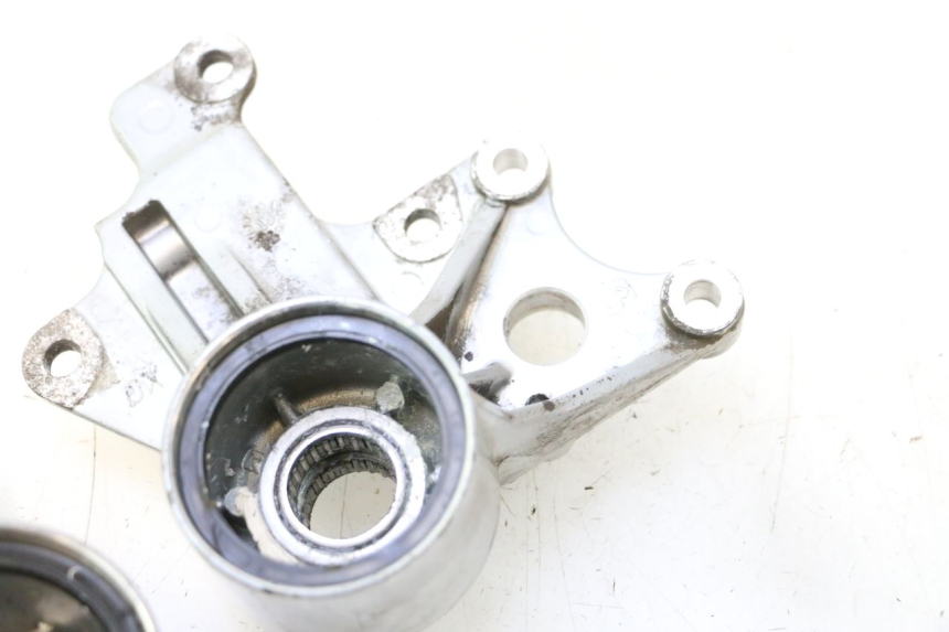 photo de FRONT CALIPER BRACKET PIAGGIO MP3 500 (2011 - 2015) - Checked used part