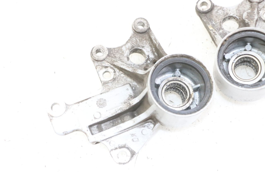 photo de FRONT CALIPER BRACKET PIAGGIO MP3 125 (2006 - 2014) - Product overview