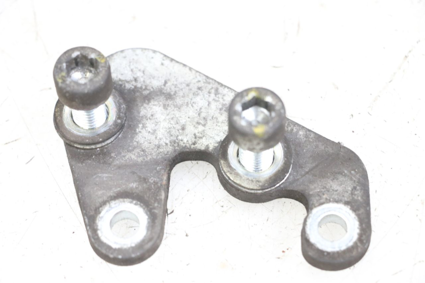photo de FRONT CALIPER BRACKET PIAGGIO X8 125 (2004 - 2007) - Main view