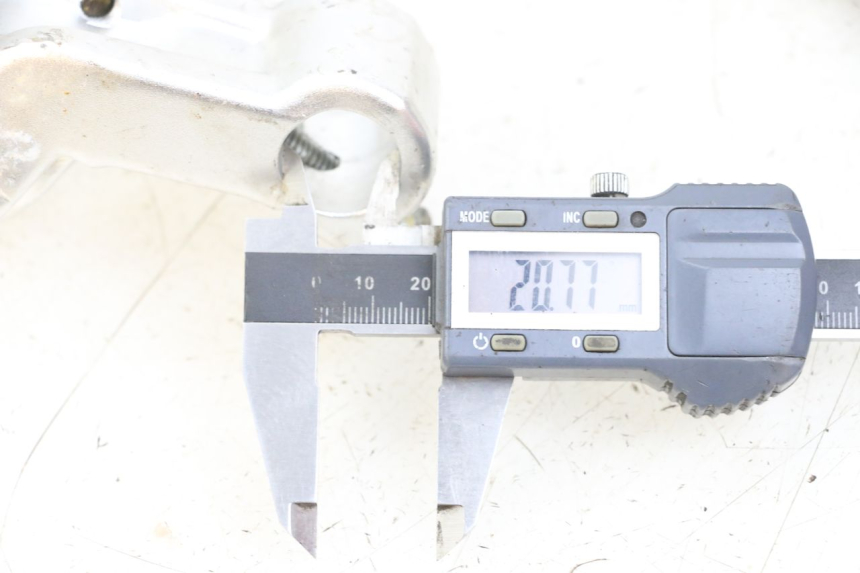 photo de HANDLEBAR SUPPORT GILERA DNA 50 (2000 - 2007) - Component detail