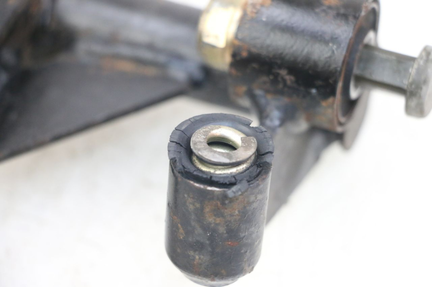 photo de ENGINE MOUNT KYMCO AGILITY 4T 50 (2005 - 2018) - Zoom on usage condition