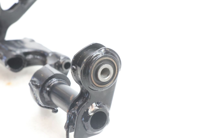 photo de ENGINE MOUNT KYMCO AGILITY CITY 16P 125 (2015 - 2024) - Fixing points details