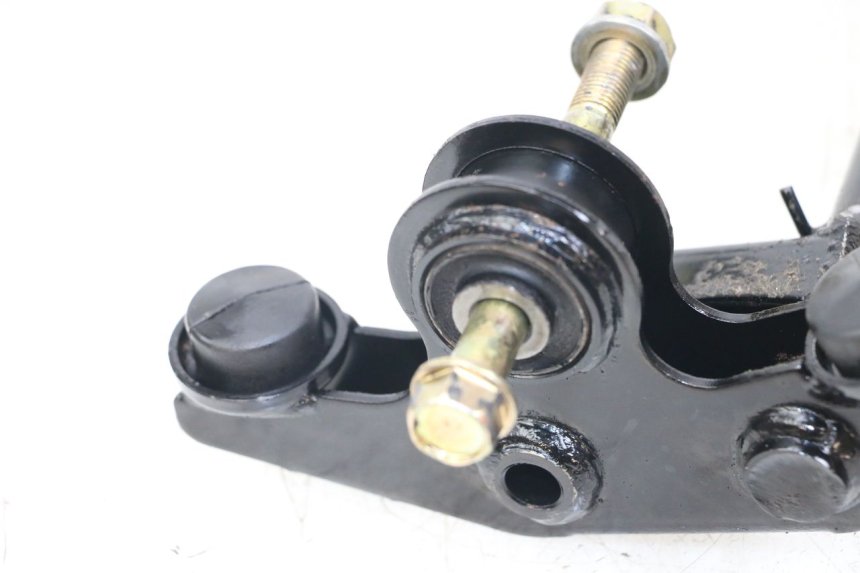 photo de ENGINE MOUNT KYMCO AGILITY FR 2T 50 (2012 - 2017) - Zoom on usage condition