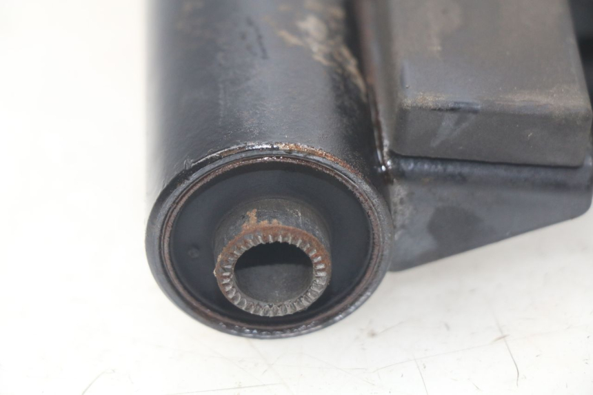 photo de ENGINE MOUNT SUZUKI BURGMAN 125 (2007 - 2014) - Zoom on usage condition