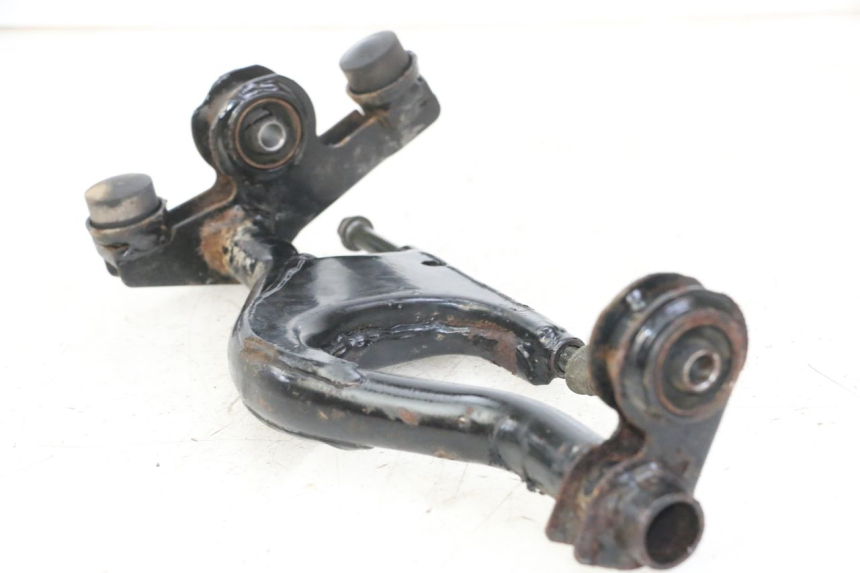 photo de ENGINE MOUNT DAELIM BESBI 125 (2007 - 2008) - Zoom on usage condition