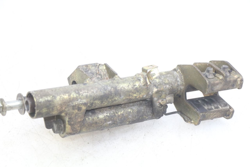 photo de ENGINE MOUNT HONDA FES PANTHEON 2T 125 (1998 - 2002) - Alternative perspective