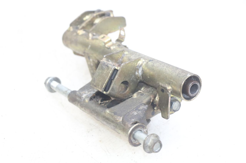 photo de ENGINE MOUNT HONDA FES PANTHEON 2T 125 (1998 - 2002) - Technical close-up